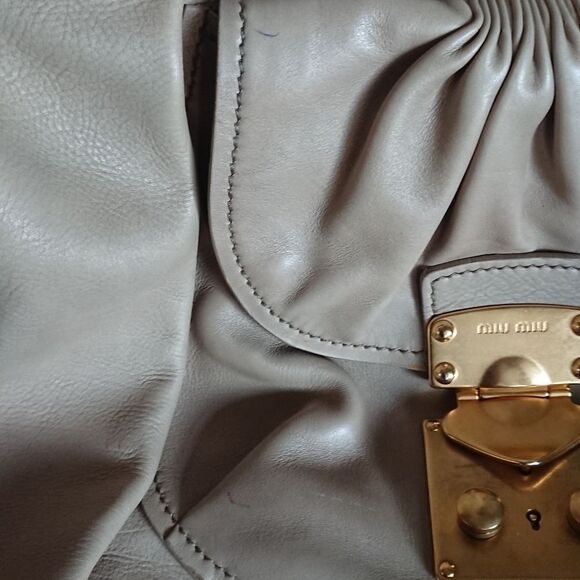 Miu Miu Light gray vitello lux Leather large tote crossbody Bag - Picture 16 of 16